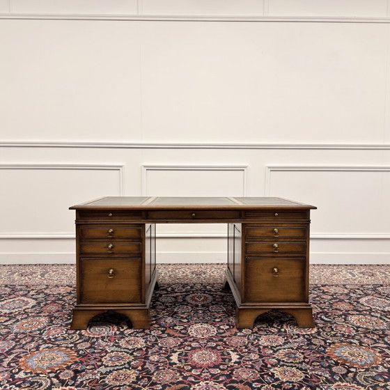 RAC Engels Chesterfield Bureau Groen Leder Eik – Royal Antique Collection, Leather, Wood (photo 3 of 20)