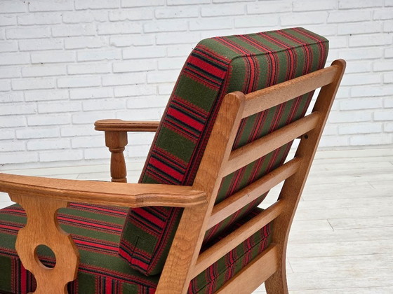 Image 1 of Dänischer Sessel aus den 1970er Jahren, grüne Möbelwolle, massives Eichenholz.