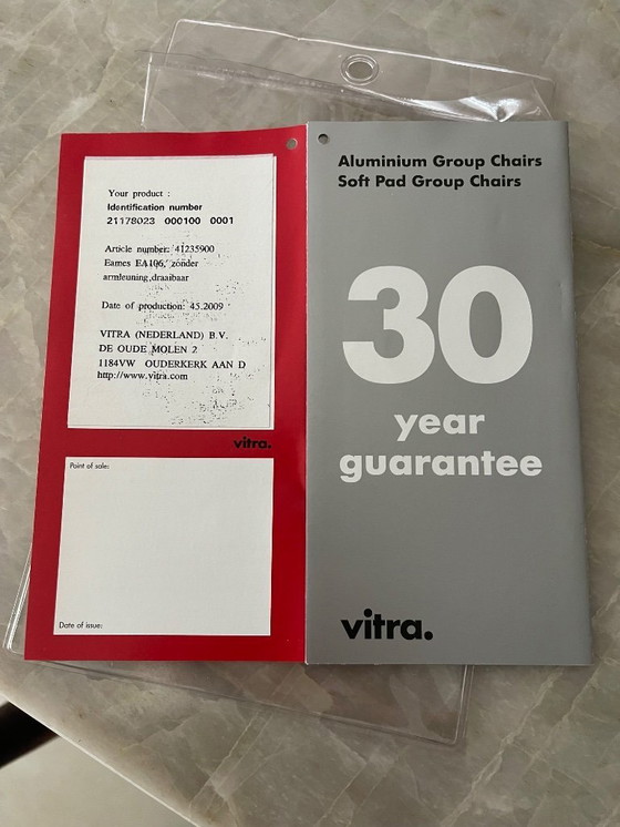 Image 1 of Vitra Eames EA106, pivotant sans accoudoirs