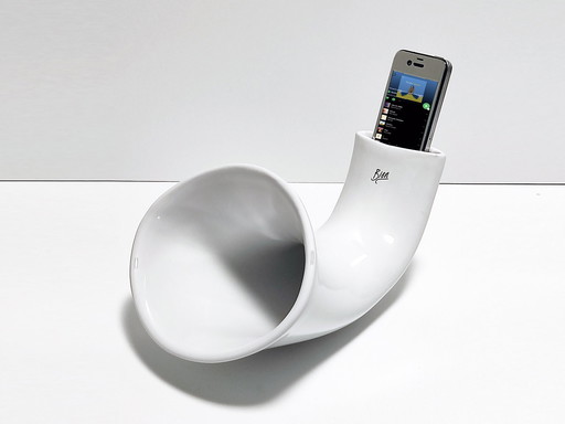 Design Speaker Amplifier iPhone