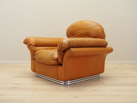 Image 1 of Fauteuil orange, design de l'âge de l'espace, années 1960, production : Italie