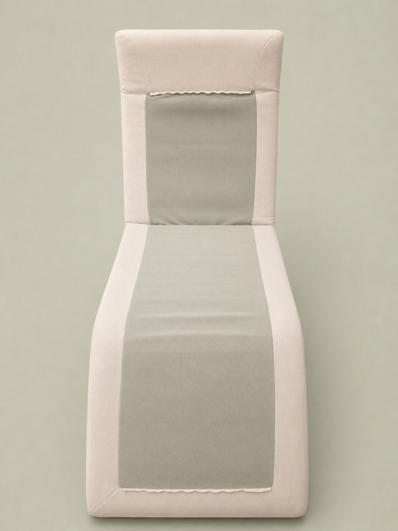Image 1 of Chaise longue de diseño en color crema – Estructura cromada – Excelente estado
