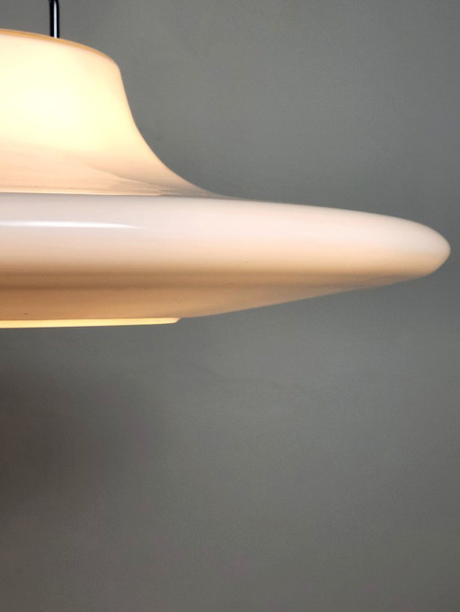 Suspension UFO Cirrus XL en verre opalin par Peill & Putzler