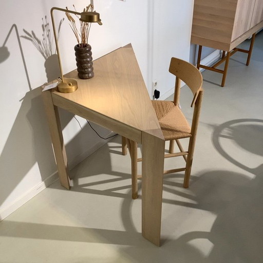 Pilat & Pilat Kodama 1 desk