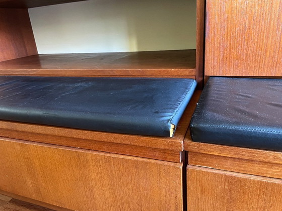 Image 1 of Grande armoire murale vintage (vers 1960/70, 300 cm de large x 174 cm de haut)