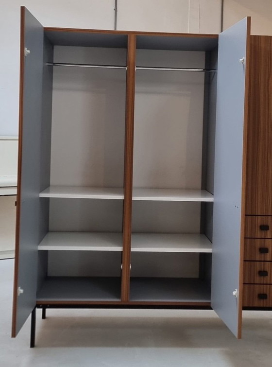 Image 1 of Garderobe der 70er Jahre