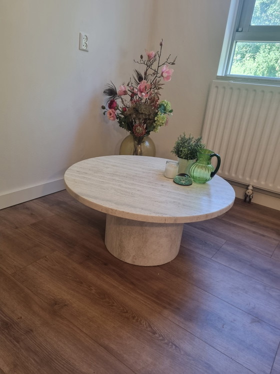 Image 1 of Magnifique table basse en travertin