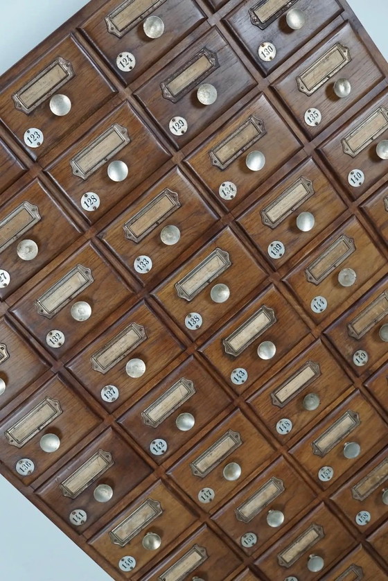 Image 1 of Vintage Duitse eiken apothekers- / spaarkast, jaren 1950