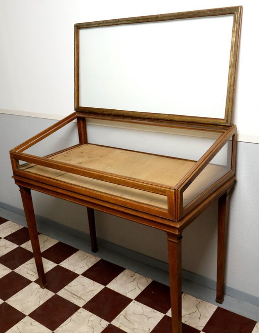 1x beautiful wood vintage display case