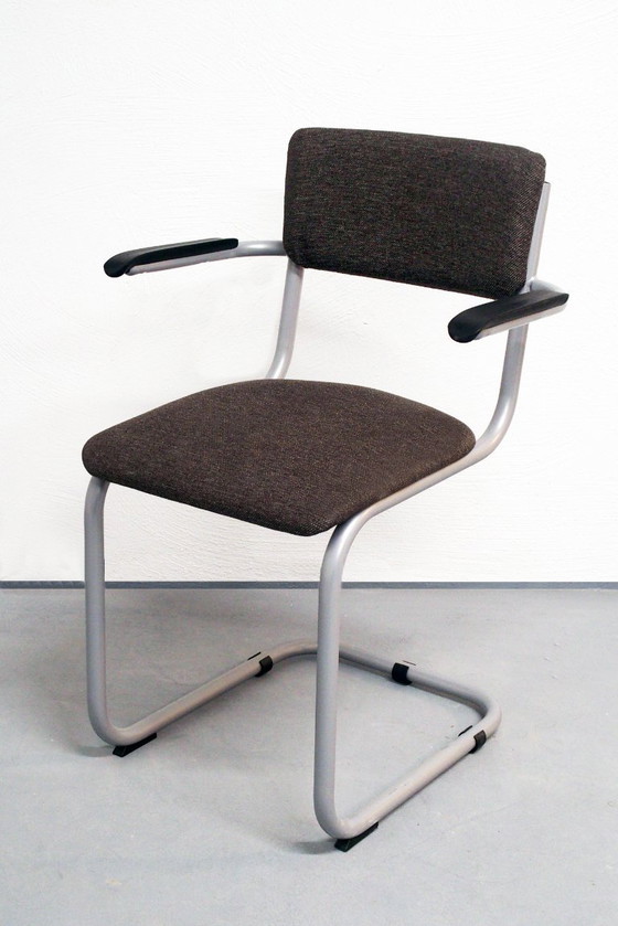3 slede-/cantileverstoelen – Eetkamerstoelen, Textile (photo 12 of 16)