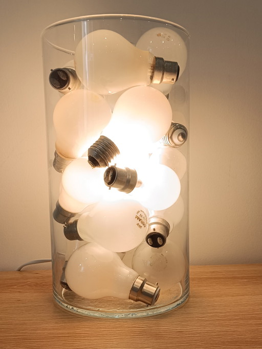 Sculpturale lamp in industriële upcycling