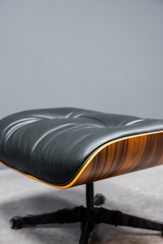 Image 1 of Eames loungestoel + voetenbank "jubileumeditie"