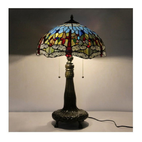 Image 1 of Beautiful Tiffany-style table lamp 65x40