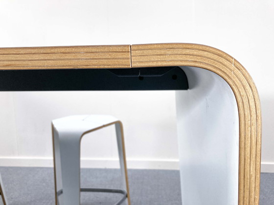 Image 1 of Mesa de conferencias Brunner Hoc con cuatro sillas