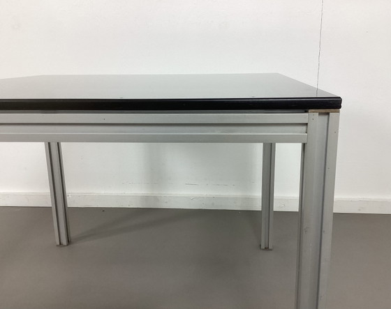 Image 1 of Vintage eighties design bijzet tafel glas en aluminium 