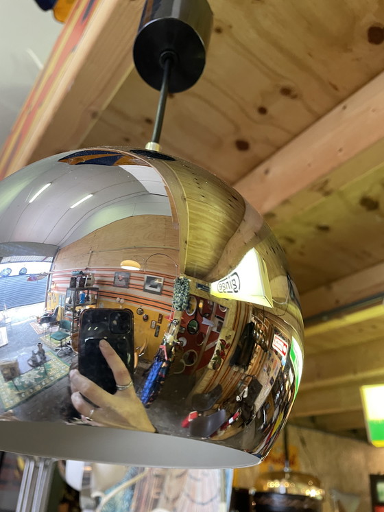 Image 1 of Lampe globe suspendue chromée vintage des années 70