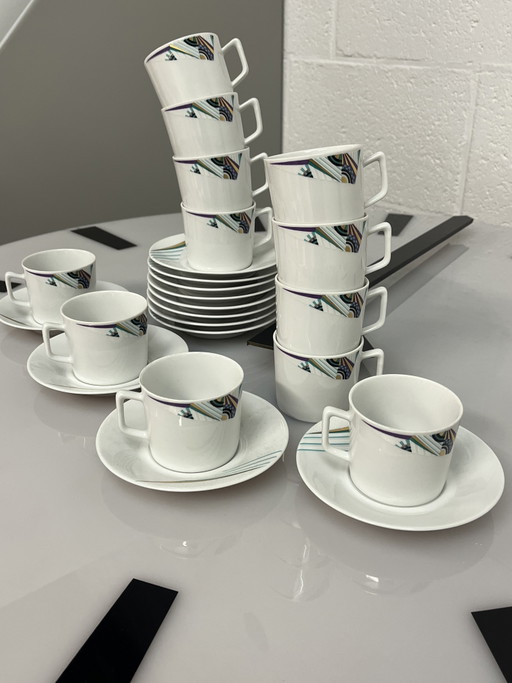 Set de 12 tasses et soucoupes Seltmann Weiden, Bavaria, W. Germany, Memphis Decor