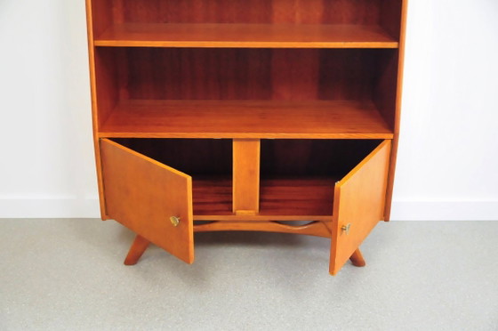 Teak Bookcase with Sculptural Legs – Wood, Brass, Vintage (photo 5 of 6)