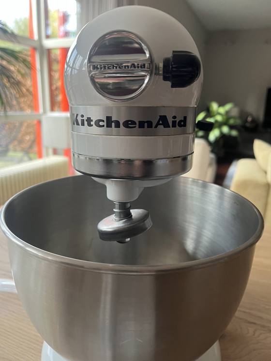 Image 1 of Robot pâtissier KitchenAid Artisan en porcelaine blanche