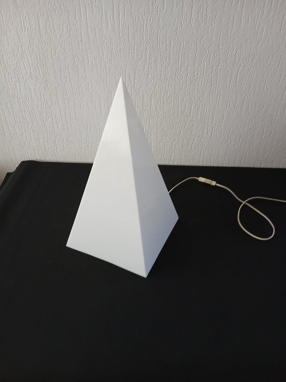 Harco Loor Design – Pyramid lamp – Vintage – Table lamps, Plexiglass (photo 2 of 9)