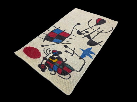 Alfombra de lana inspirada en Joan Miró – La sonrisa con alas llameantes - Alfombra Nómada – Wool (photo 5 of 9)