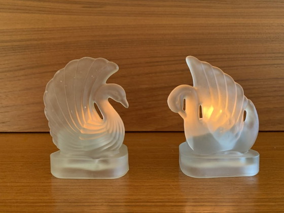 Image 1 of Bougeoirs cygnes en verre dépoli, style Art déco, lot de 2, années 1930