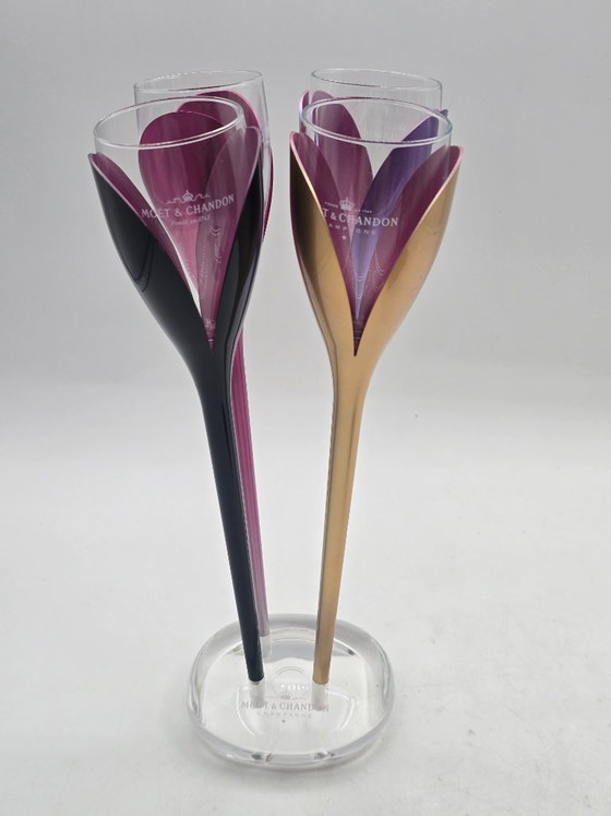 Image 1 of Champagne flutes in houders Moët & Chandon
