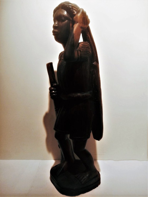 Image 1 of Grande sculpture lourde de chasseur africain