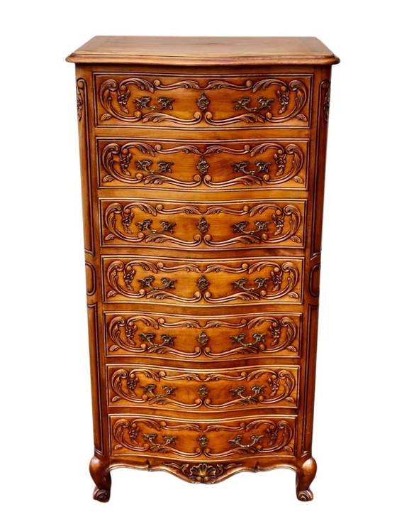 Image 1 of Comò a sette cassetti con incisione in stile Luigi XV