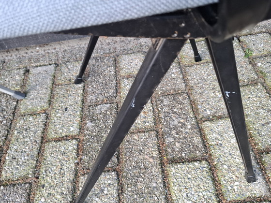 Image 1 of 4 Ahrend de Cirkel Revolt chairs