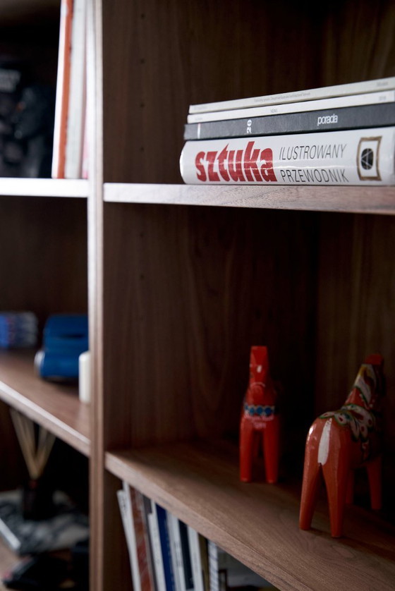 Image 1 of Librería alta de nogal - R07