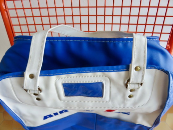 Air France Vinyl-Reisetasche, 1960 – Reisetaschen, Nylon (photo 14 of 16)