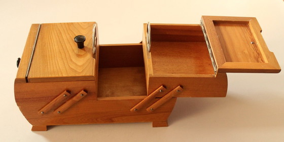 Image 1 of Kleiner Nähkasten 50er/60er Jahre aufklappbar - Vintage