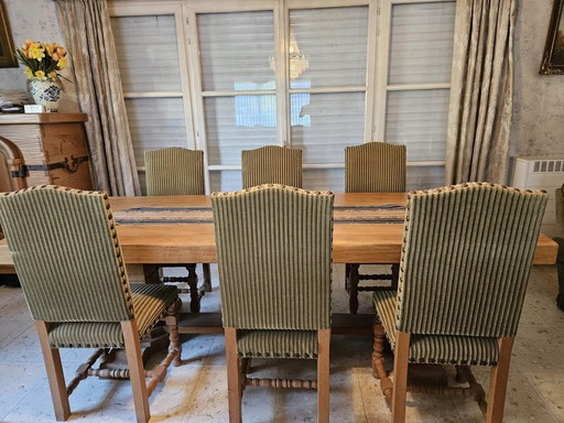 Dining room Romano solid oak table, sideboards, chairs