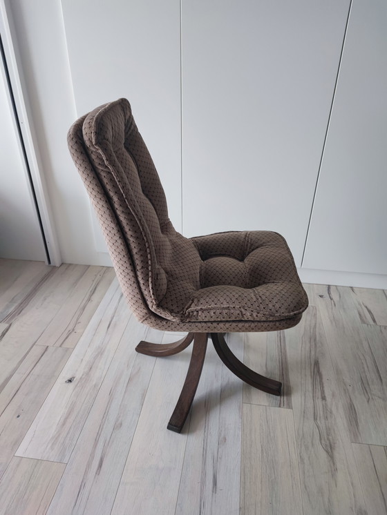 Image 1 of Office Swivel Bucket Chair