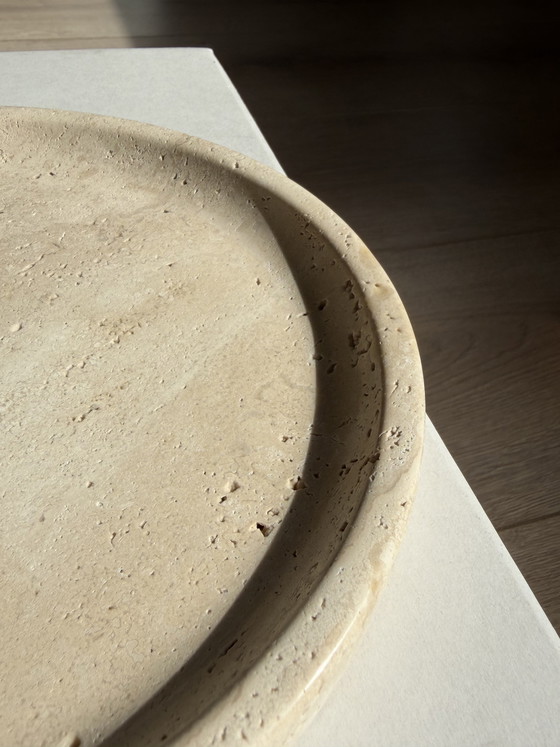 Image 1 of Atelier rond travertin marmeren serveerplateau / travertine marble tray – minimalistisch design