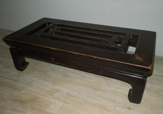 Mesa baja china antigua con tablero calado y patas de pezuña de caballo, c.1900, Mesas de centro, Madera (foto 8 de 13)