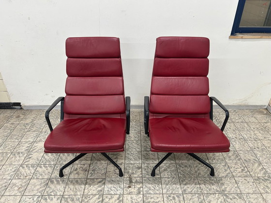 Image 1 of Vitra | Eames | Ea222 | Rood