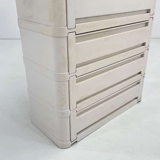 Cómoda blanca de 5 cajones, modelo 4964, diseñada por Olaf Von Bohr para Kartell en la década de 1970. (photo 7 of 10)