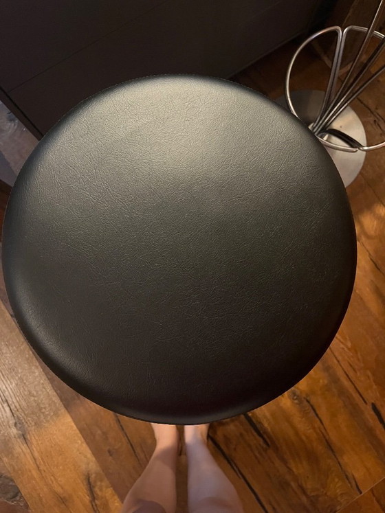 Set di Sgabelli da bar Fritz Hansen / 1968 / Design Piet Hein – Metallo, Pelle (photo 4 of 5)