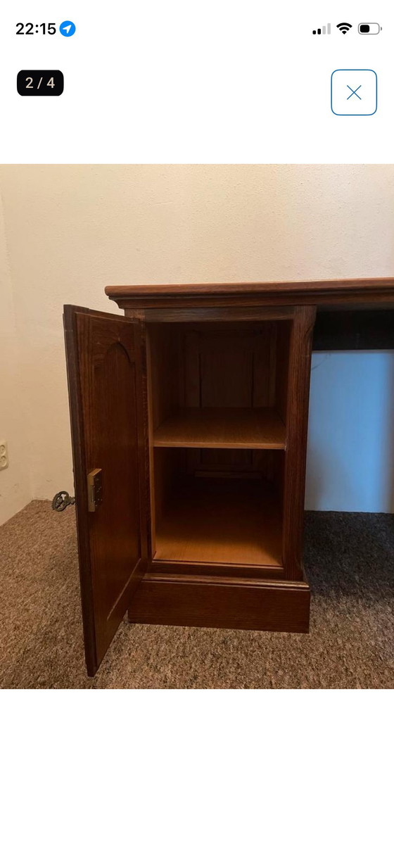 Image 1 of Klassiek houten bureau 