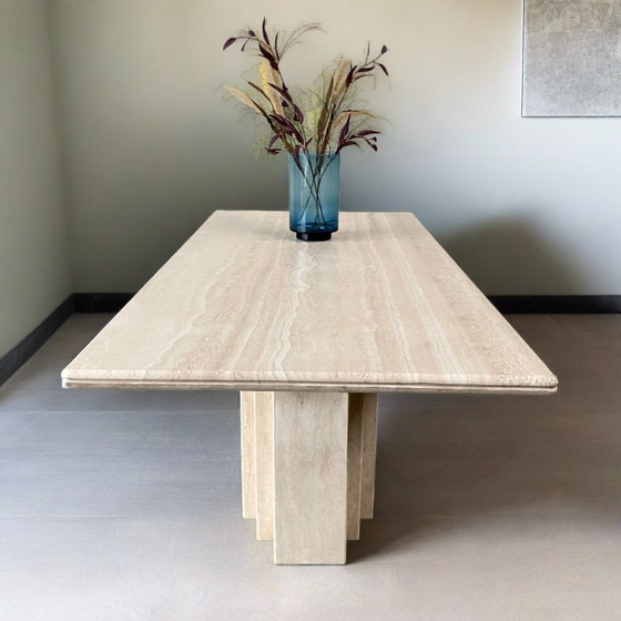 Image 1 of Table de salle à manger en travertin design italien