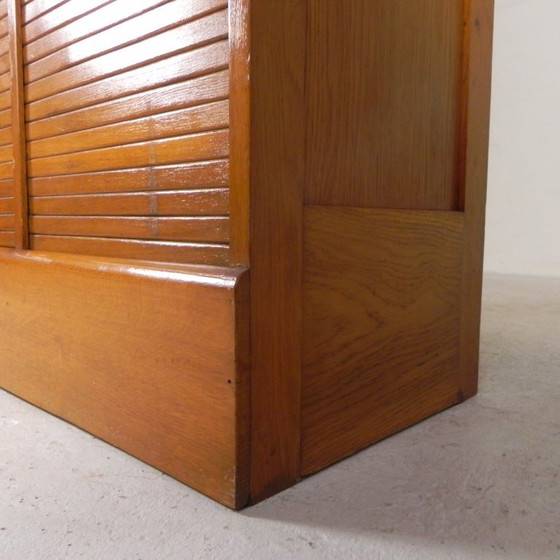 Armadio a serrandina in rovere con 2 ante, alto 150 cm, anni '30 – Cassettiere, Legno (photo 10 of 21)