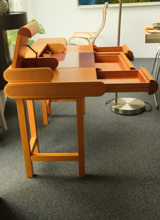 Image 1 of Oficina Giorgetti, onwerp Umberto Asnago