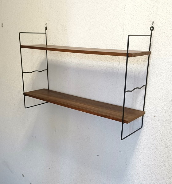 Image 1 of Vijftiger jaren wandrek met twee schappen 