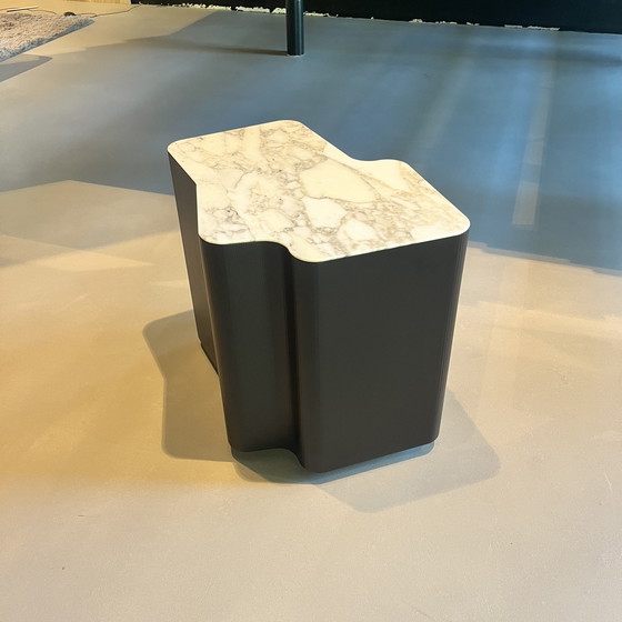 Image 1 of Mesita de noche Minotti Lou