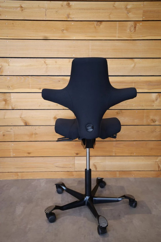 Image 1 of Hag capisco 8106