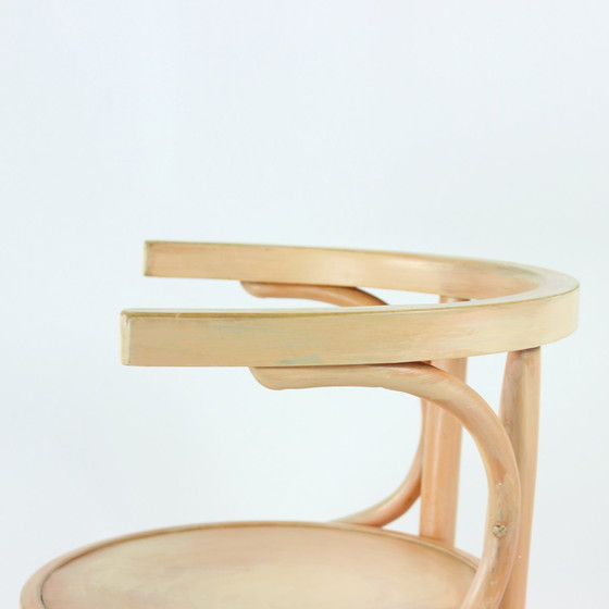 Image 1 of Michael Thonet No. 24 Bentwood Chair By Ton In Pink, Czechoslovakia 1950s