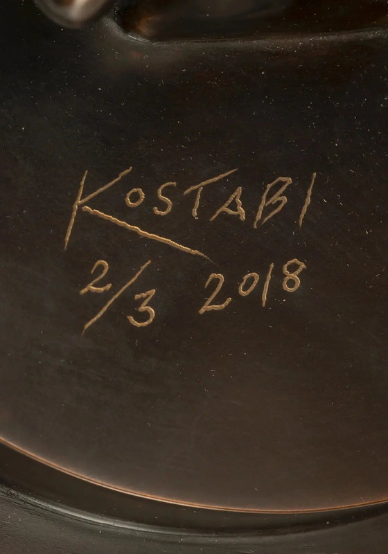 Image 1 of Kostabi, Mark - Abbraccio divino - Scultura in bronzo - firmata a mano