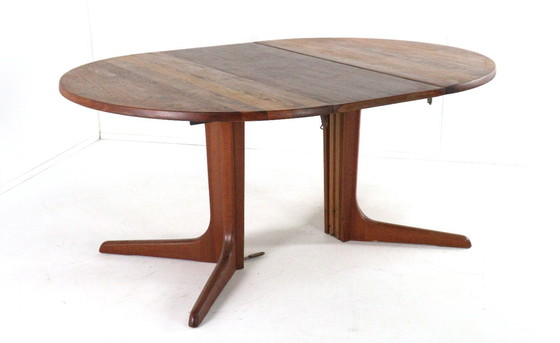 Image 1 of Round extendable teak dining table Danish